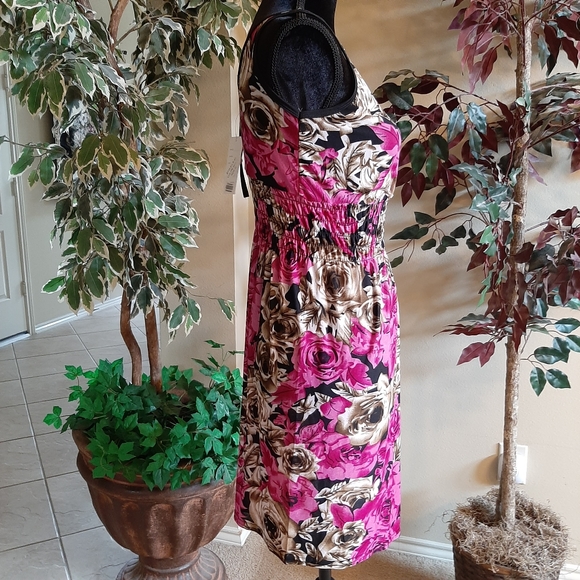 Sun Style NYC Dress, Ladies Size Medium, Color: Pink, Black, Brown, White - Picture 3 of 6
